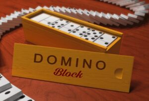 Domino Black